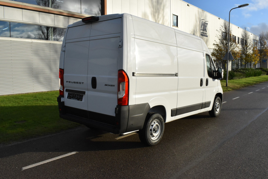 Peugeot Boxer 2.2 BlueHDi 140 S&S L2H2 3.3t Nieuwe bussen zonder bpm L2H2/ achteruitrijcamera verzwaard verenpakket, pakket City plus