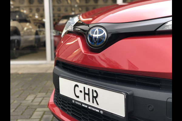 Toyota C-HR 2.0 Hybrid 184pk Style Bi-Tone | Dodehoekherkenning, Stoel + Stuurverwarming, Keyless, CarPlay, Parkeersensoren