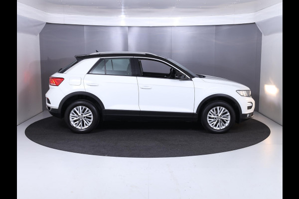 Volkswagen T-Roc 1.0 TSI Style 115 pk | Navigatie | Parkeersensoren | Autom. airco | Adaptieve cruise control |