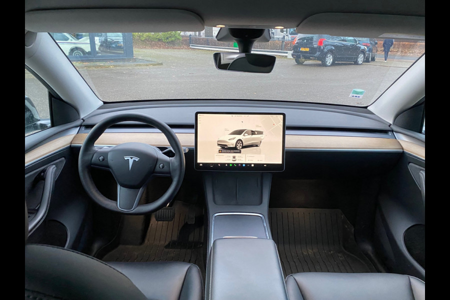 Tesla Model Y Long Range AWD 75 kWh VAN 38.900 VOOR 35.877 EINDEJAARSVOORDEEL 3.023,- | AUTOPILOT | LEDER | PANO | ELEK. KOFFER