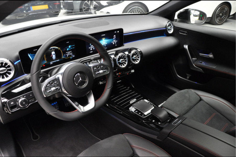 Mercedes-Benz A-Klasse AMG 35 4MATIC Premium+ Pano Aero Pack Leer Ambient