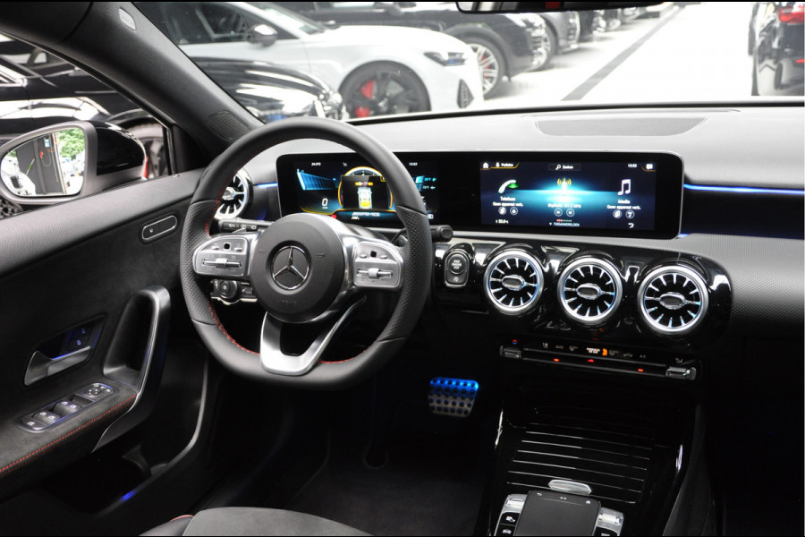 Mercedes-Benz A-Klasse AMG 35 4MATIC Premium+ Pano Aero Pack Leer Ambient