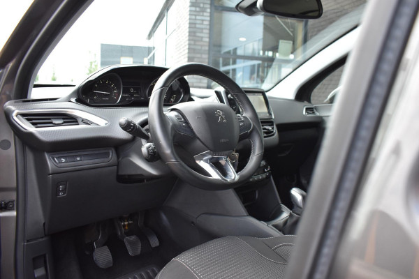 Peugeot 208 1.2 PureTech 82PK Allure | Navi | Camera | Carplay | Incl. Garantie