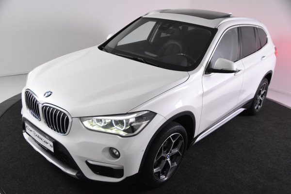 BMW X1 sDrive18i *1ste Eigenaar*Panoramadak*Leer*Navigatie*HUD*