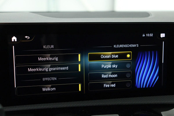 Mercedes-Benz CLA-Klasse 250e AMG Night | Panoramadak | Adaptive cruise | Leder | Trekhaak | Matrix LED | Burmester | Keyless | Memory | Sfeerverlichting | Camera | Carplay | Widescreen