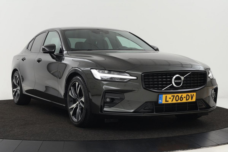 Volvo S60 2.0 B3 R-Design | Trekhaak | Stoel & stuurverwarming | Camera | Harman/Kardon | Standkachel | Adaptive cruise | Full LED | Navigatie | Verwarmde achterbank