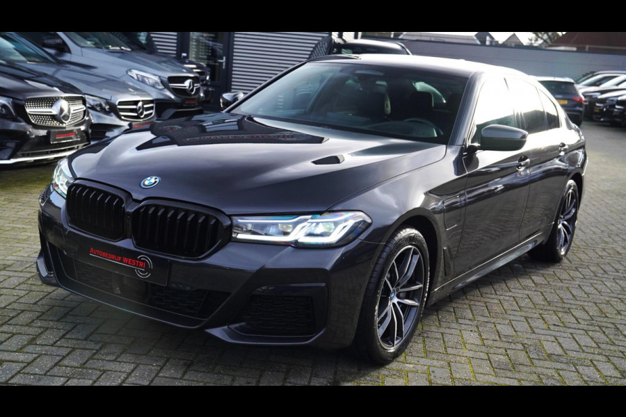 BMW 5 Serie 530e High Executive xDrive | M-pakket | BMW Assisted Drive | Sfeerverlichting | Camera | Dealer onderhouden |