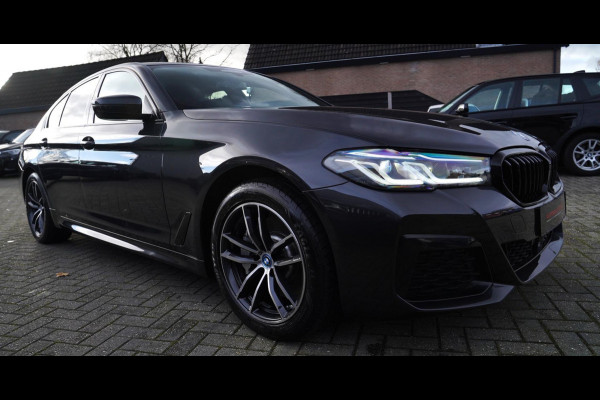 BMW 5 Serie 530e High Executive xDrive | M-pakket | BMW Assisted Drive | Sfeerverlichting | Camera | Dealer onderhouden |