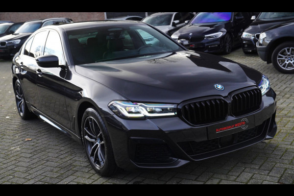 BMW 5 Serie 530e High Executive xDrive | M-pakket | BMW Assisted Drive | Sfeerverlichting | Camera | Dealer onderhouden |