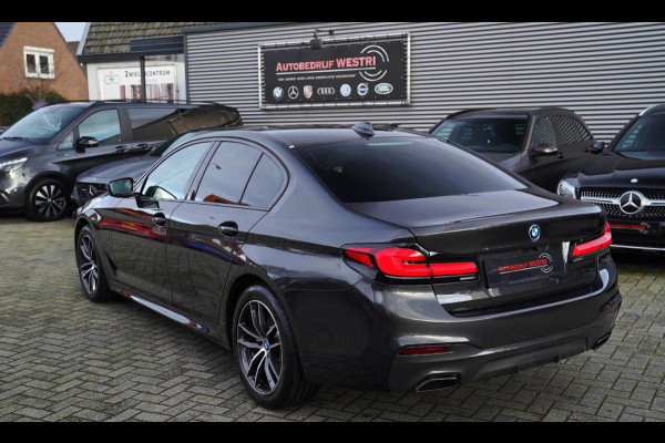 BMW 5 Serie 530e High Executive xDrive | M-pakket | BMW Assisted Drive | Sfeerverlichting | Camera | Dealer onderhouden |