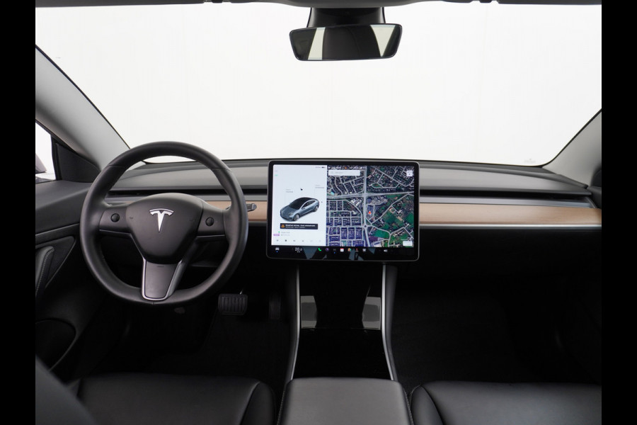 Tesla Model 3 SR+ 60kWh 325PK 19"Lmv AutoPilot Premium-Luidsprekers Leder PanoDak Adaptive Cruise Camera's Elektr.-Stuur+Stoelen+Spiegels+Gehe Ecc Navigatiesysteem Full Map LED Comfortstoelen ACC Ecc DAB Voorverwarmen interieur via App Keyless One-Pedal-Drive Origineel Nederlandse auto, 1e eigenaar