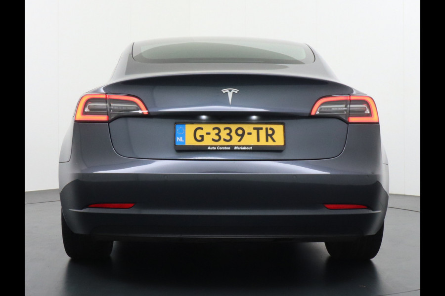 Tesla Model 3 SR+ 60kWh 325PK 19"Lmv AutoPilot Premium-Luidsprekers Leder PanoDak Adaptive Cruise Camera's Elektr.-Stuur+Stoelen+Spiegels+Gehe Ecc Navigatiesysteem Full Map LED Comfortstoelen ACC Ecc DAB Voorverwarmen interieur via App Keyless One-Pedal-Drive Origineel Nederlandse auto, 1e eigenaar