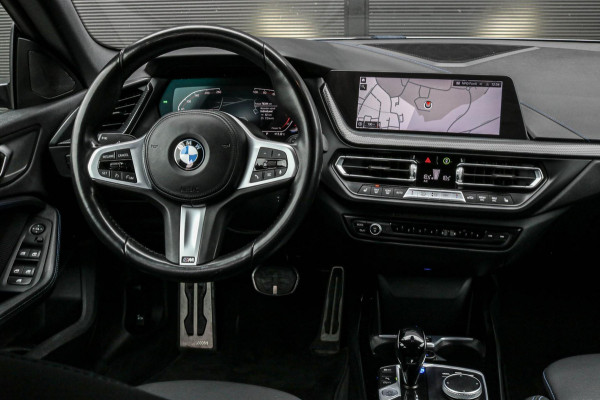 BMW 2 Serie Gran Coupé 218i M-Sport - LED - CAMERA - SPECIALE KLEUR