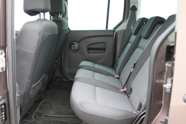 Mercedes-Benz Citan Tourer 112 Ambiente 5-Persoons, Airco, Bluetooth, Side-Bars, Cruise, Camera, PDC, Trekhaak, 16''