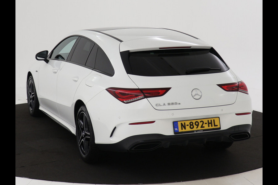 Mercedes-Benz CLA-Klasse Shooting Brake 250 e Premium Plus | Panoramadak | 5 spaaks lichtmetalen velgen | MBUX wide screen | Navigatie | Parkking support | Inclusief 24 maanden MB Certified garantie voor Europa.