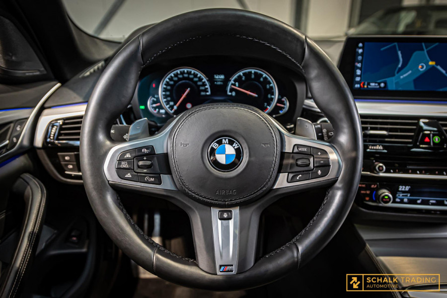 BMW 5 Serie Touring 540i xDrive High Executive|Pano|Cam|H&K