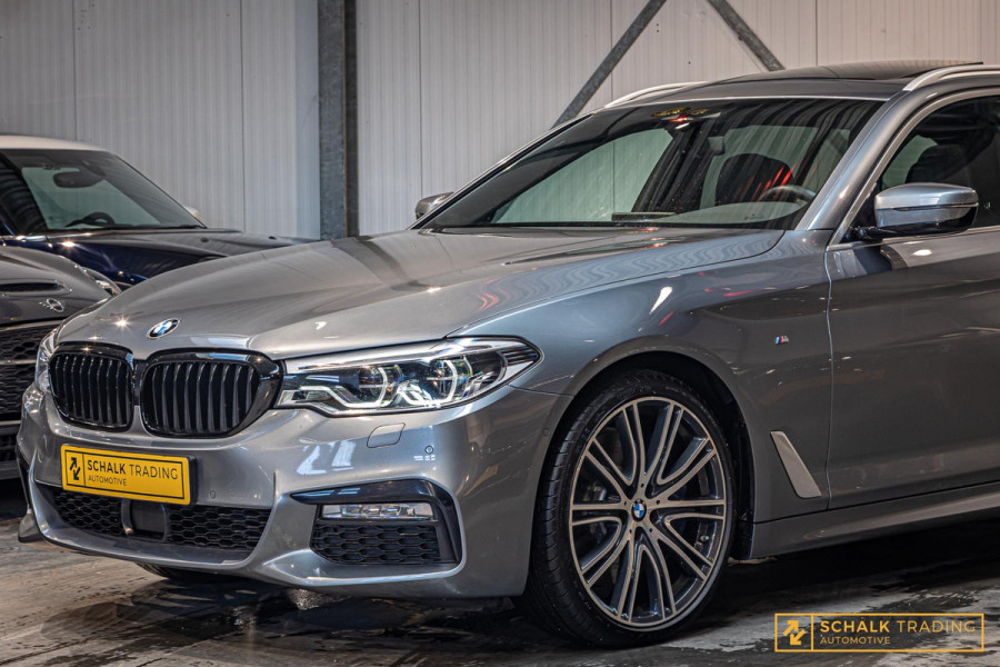 BMW 5 Serie Touring 540i xDrive High Executive|Pano|Cam|H&K