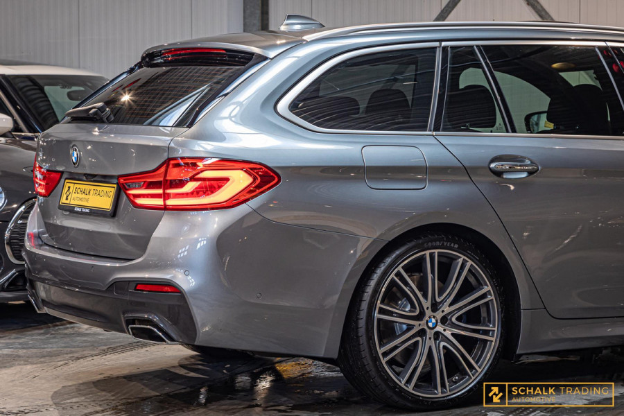 BMW 5 Serie Touring 540i xDrive High Executive|Pano|Cam|H&K