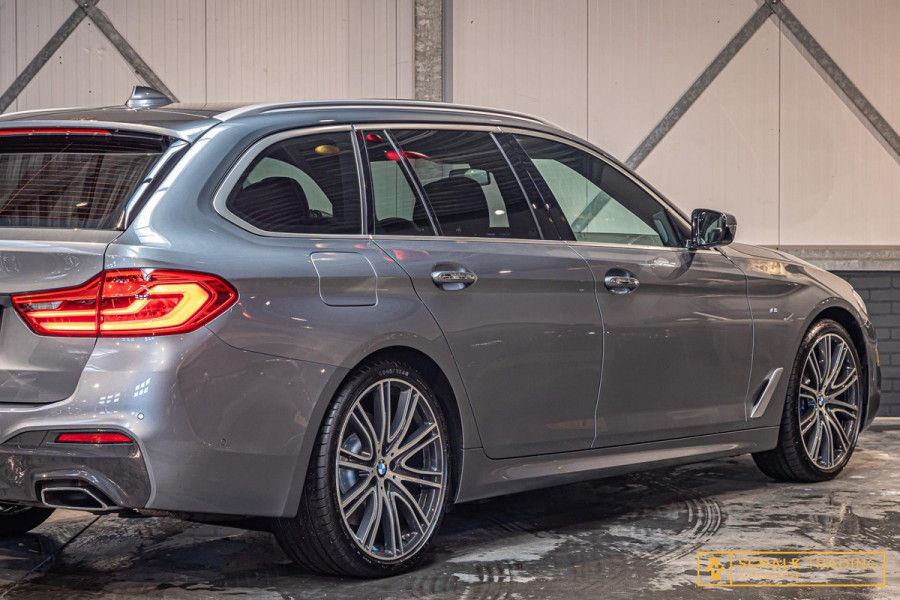 BMW 5 Serie Touring 540i xDrive High Executive|Pano|Cam|H&K