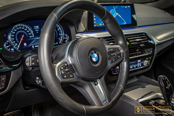 BMW 5 Serie Touring 540i xDrive High Executive|Pano|Cam|H&K