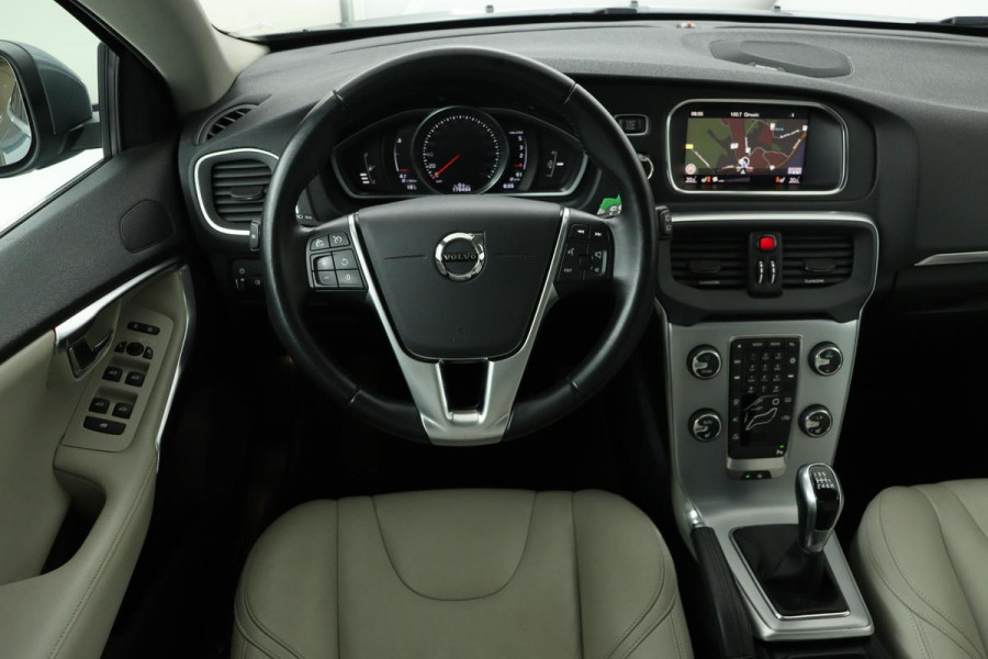 Volvo V40 2.0 D2 Nordic+ | Dealer onderhouden | Panoramadak | Leder | Camera | Keyless | Stoelverwarming | Navigatie | Harman/Kardon | Full LED | Memory