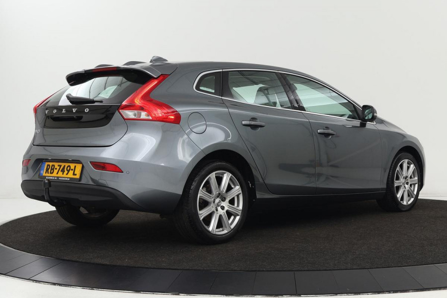 Volvo V40 2.0 D2 Nordic+ | Dealer onderhouden | Panoramadak | Leder | Camera | Keyless | Stoelverwarming | Navigatie | Harman/Kardon | Full LED | Memory