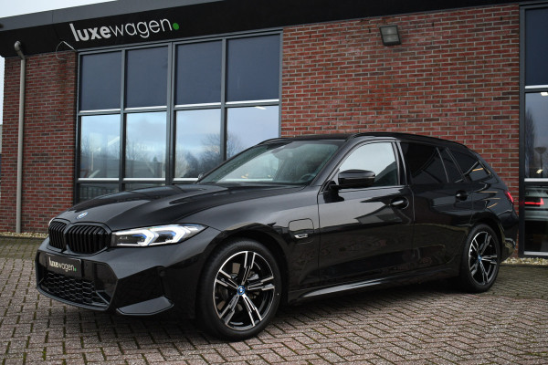 BMW 3 Serie Touring 330e M-Sport Trekh El-zetels HUD Camera Adp-onderstel