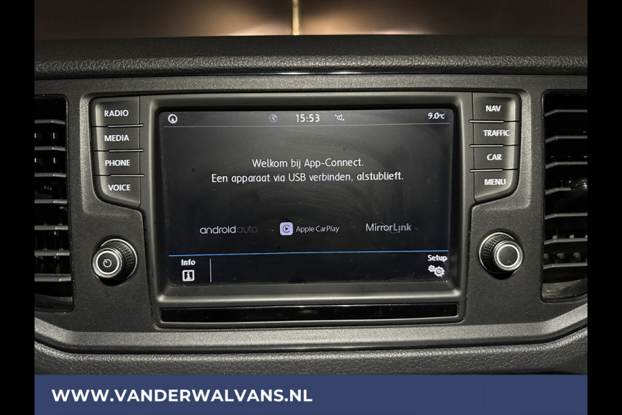 Volkswagen Crafter 2.0 TDI 141pk L3H2 L2H1 Euro6 Airco | Navigatie | Apple Carplay | Android Auto | Trekhaak Parkeersensoren, Bijrijdersbank