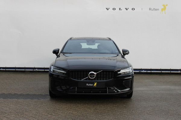 Volvo V60 T6 350PK Automaat Recharge AWD Plus Dark / Adaptieve cruise control / BLIS / Panoramadak / Apple carplay / Elektrische stoelen met geheugen / Parkeersensoren met 360 camera / Trekhaak / Elektrische achterklep