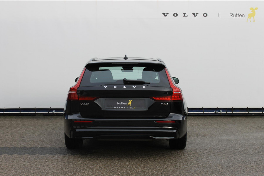 Volvo V60 T6 350PK Automaat Recharge AWD Plus Dark / Adaptieve cruise control / BLIS / Panoramadak / Apple carplay / Elektrische stoelen met geheugen / Parkeersensoren met 360 camera / Trekhaak / Elektrische achterklep