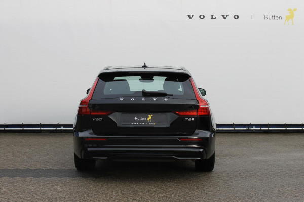 Volvo V60 T6 350PK Automaat Recharge AWD Plus Dark / Adaptieve cruise control / BLIS / Panoramadak / Apple carplay / Elektrische stoelen met geheugen / Parkeersensoren met 360 camera / Trekhaak / Elektrische achterklep