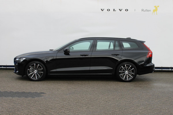 Volvo V60 T6 350PK Automaat Recharge AWD Plus Dark / Adaptieve cruise control / BLIS / Panoramadak / Apple carplay / Elektrische stoelen met geheugen / Parkeersensoren met 360 camera / Trekhaak / Elektrische achterklep