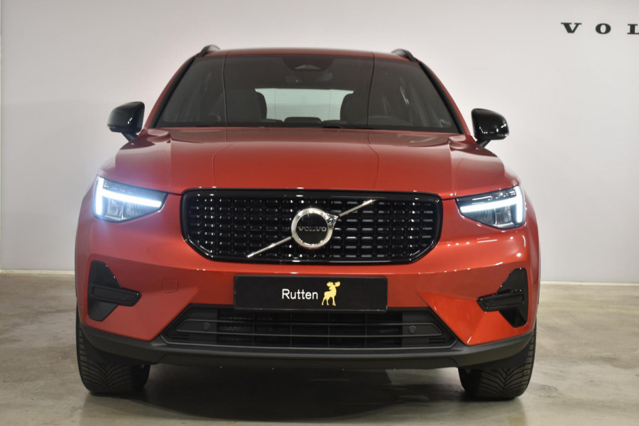 Volvo XC40 B4 211PK Automaat Plus Dark /Adaptieve cruis control / Harman kardon / Elektrische stoelen / DAB+ / Volvo On-Call / Trekhaak /