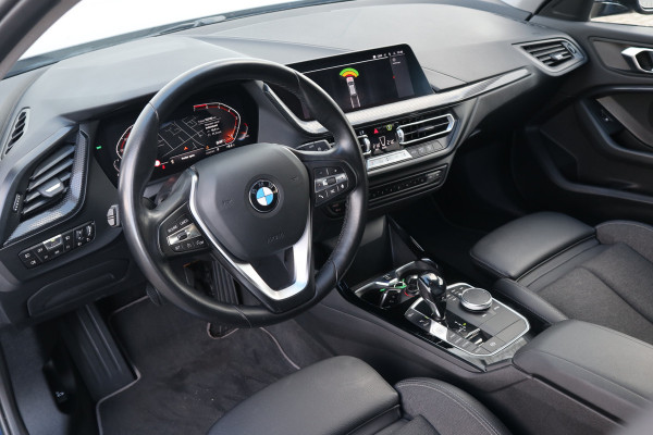 BMW 1-serie 118i Executive NL Auto! Half Leder/ Cruise/ Carplay/ Virtual Cockpit/ LED/ LMV/ Navi/ PDC/