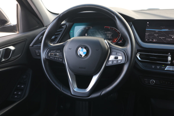 BMW 1-serie 118i Executive NL Auto! Half Leder/ Cruise/ Carplay/ Virtual Cockpit/ LED/ LMV/ Navi/ PDC/