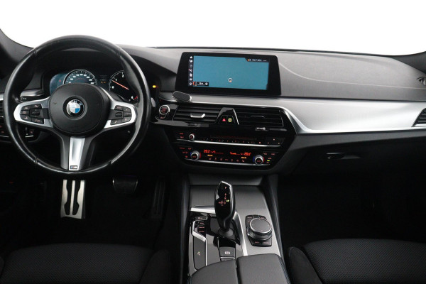 BMW 5 Serie 530d High Executive(Dealer OnderH, Navi Prof, Camera's, Adaptive Cruise, PDC V+A, Sfeer Verlichting, Etc)