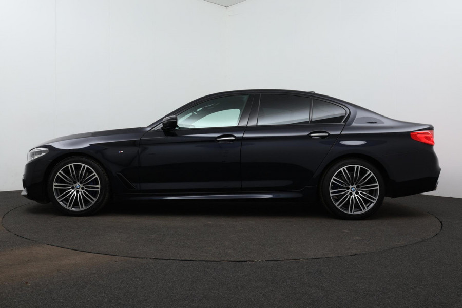 BMW 5 Serie 530d High Executive(Dealer OnderH, Navi Prof, Camera's, Adaptive Cruise, PDC V+A, Sfeer Verlichting, Etc)