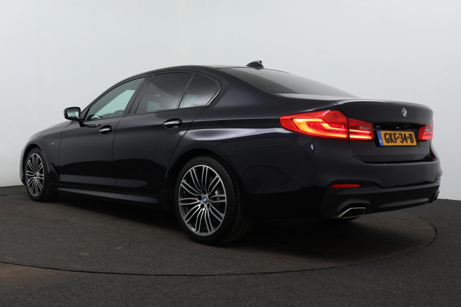 BMW 5 Serie 530d High Executive(Dealer OnderH, Navi Prof, Camera's, Adaptive Cruise, PDC V+A, Sfeer Verlichting, Etc)