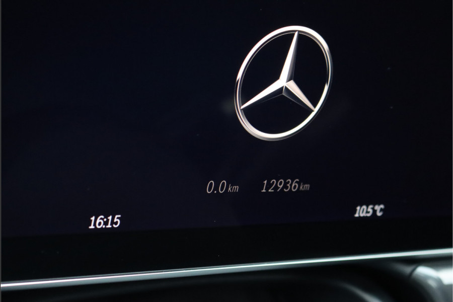 Mercedes-Benz EQE 300 AMG Line 89 kWh | Luchtvering | Distronic+ | Burmester | Memory | Trekhaak | Surround Camera | Digital Light | HUD | Warmtepomp | Nightpakket |