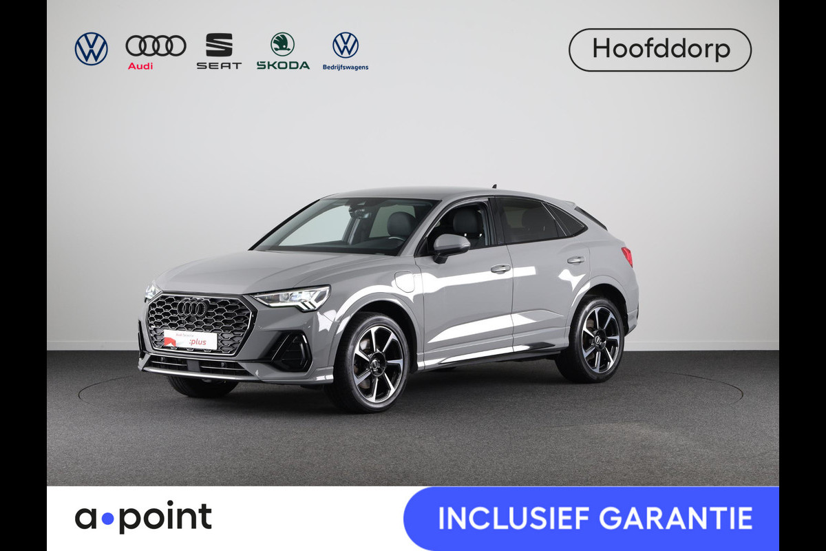 Audi Q3 Sportback 45 TFSI e S-Line 245 pk S-tronic | Speciale RS kleur Nardogrijs | Parkeersensoren | Adaptieve cruise control | Stoelverwarming | S-Line | Navigatie