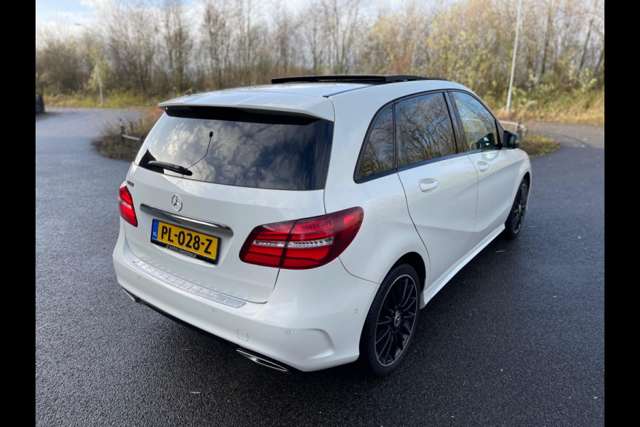 Mercedes-Benz B-Klasse 180 AMG Styling/Night Pakket Panoramadak Alcantara, 18'' LMV, Navi, , Cruise, Sfeerverlichting | NAP