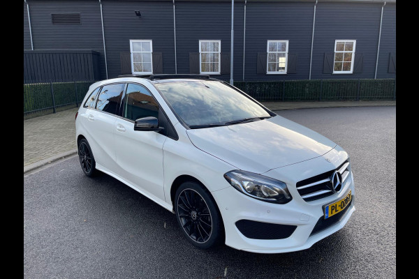 Mercedes-Benz B-Klasse 180 AMG Styling/Night Pakket Panoramadak Alcantara, 18'' LMV, Navi, , Cruise, Sfeerverlichting | NAP