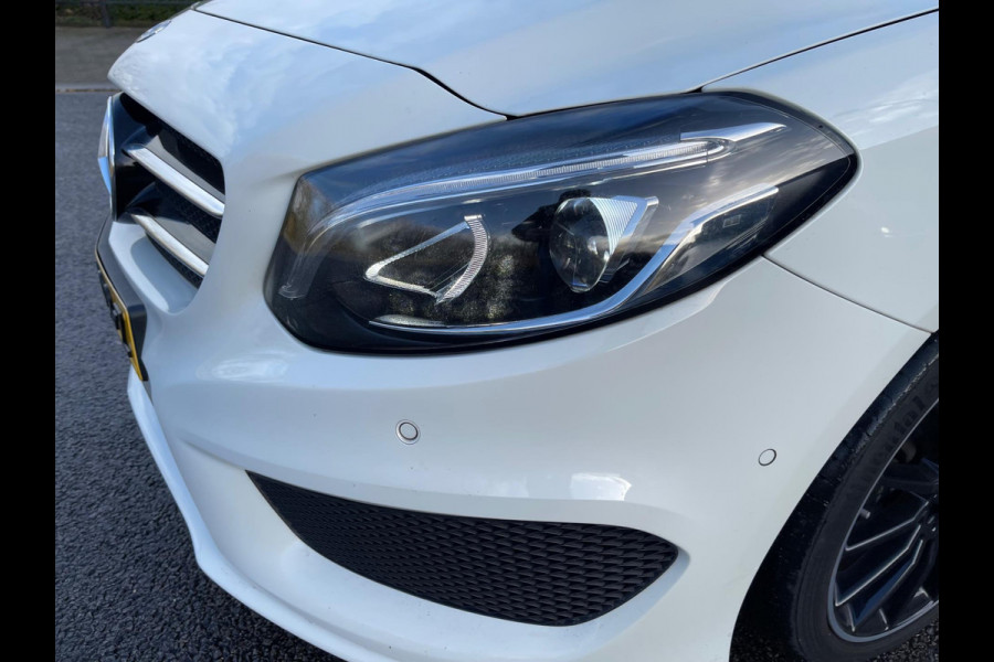 Mercedes-Benz B-Klasse 180 AMG Styling/Night Pakket Panoramadak Alcantara, 18'' LMV, Navi, , Cruise, Sfeerverlichting | NAP