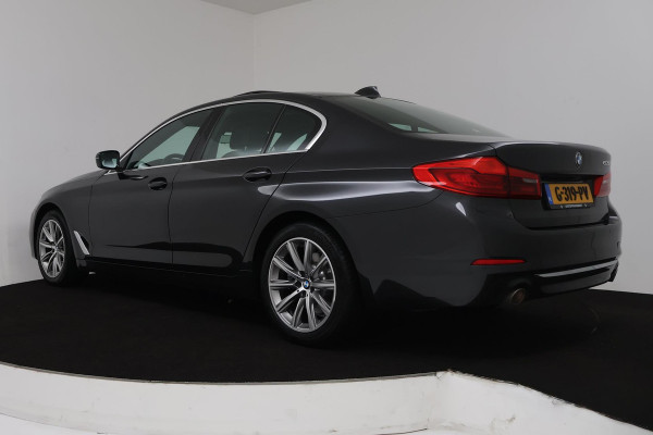 BMW 5 Serie 520i High Executive Edition (PANORAMADAK, SFEERVERLICHTING, STOELVERWARMING, COMFORTZETELS, DEALER ONDERHOUDEN)