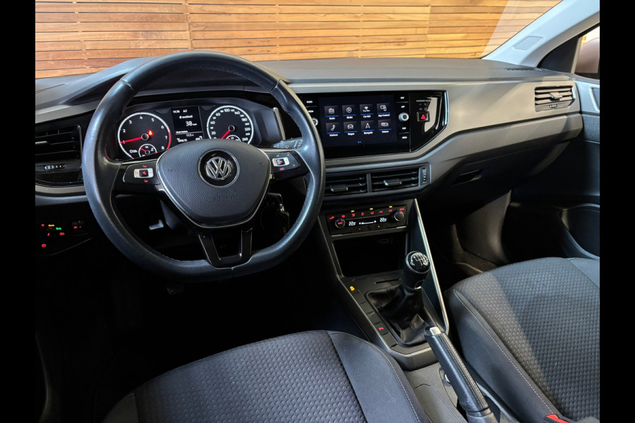 Volkswagen Polo 1.0 TSI 116pk Comfortline Business | PaleCopper | Navi DiscoverMedia | Licht + zicht | Leer-pakket | Chrome-pakket