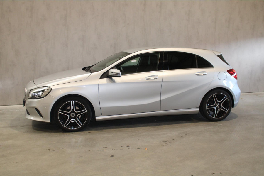 Mercedes-Benz A-Klasse 180 Ambition Navigatie/Cruise/PDC 12 maanden bovag