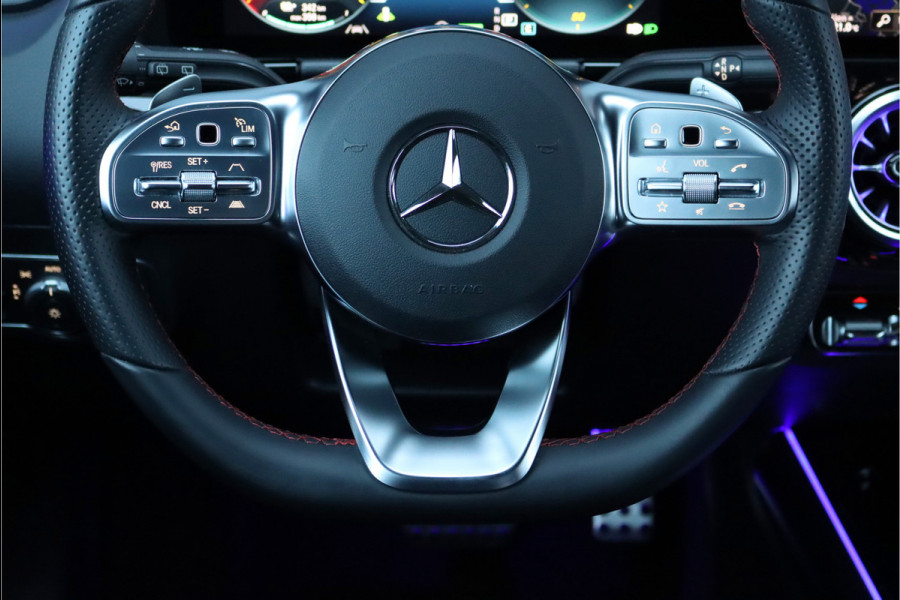 Mercedes-Benz EQA 300 4MATIC AMG Line 67 kWh | Distronic+ | Memory | Trekhaak | Keyless Go | Sfeerverlichting | Nightpakket | Widescreen | Stoelverwarming | Advanced Sound System |