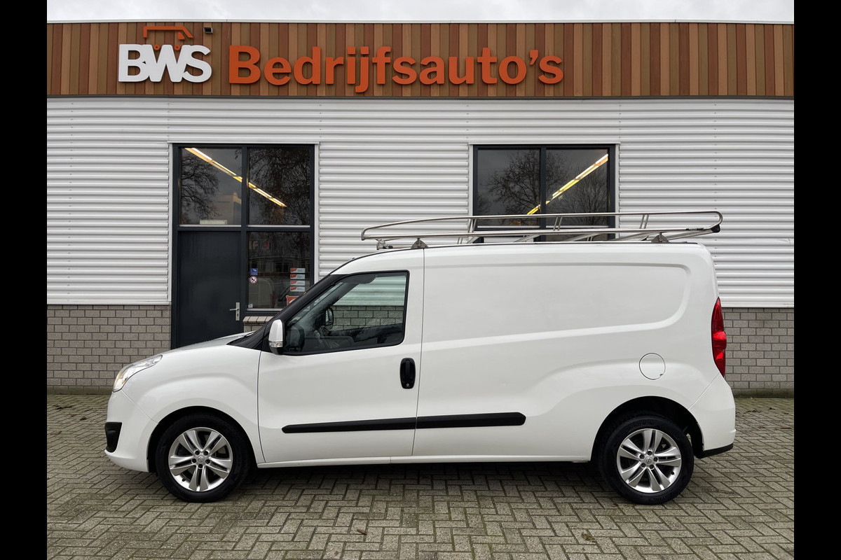 Opel Combo 1.6 CDTi 105pk L2H1 Sport / rijklaar € 7950 ex btw / lease vanaf € 145 / euro 6 diesel / airco / cruise / stoelverwarming / imper1al / laadruimte beveiliging !