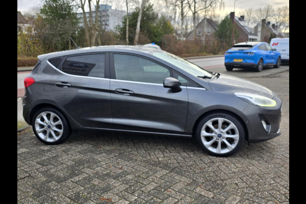 Ford Fiesta 1.0 EcoBoost Titanium 100pk | Adaptive cruise control | Winter pack | Dodehoeksensoren | Achteruitrijcamera