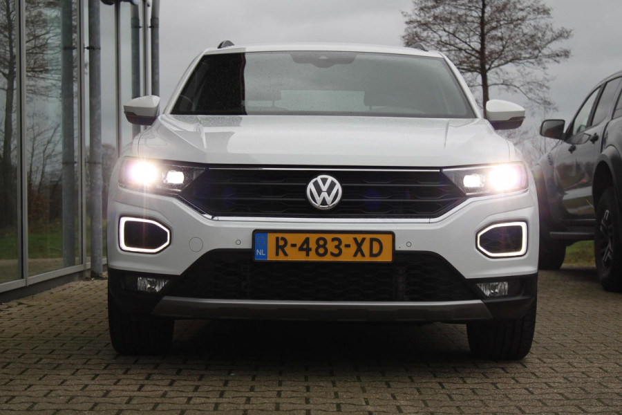 Volkswagen T-Roc 2.0 TSI 4Motion Sport | Trekhaak 1700KG | Stoelverwarming | Climate Control | Parkeersensoren |